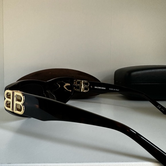 Balenciaga sunglasses - Picture 1 of 4